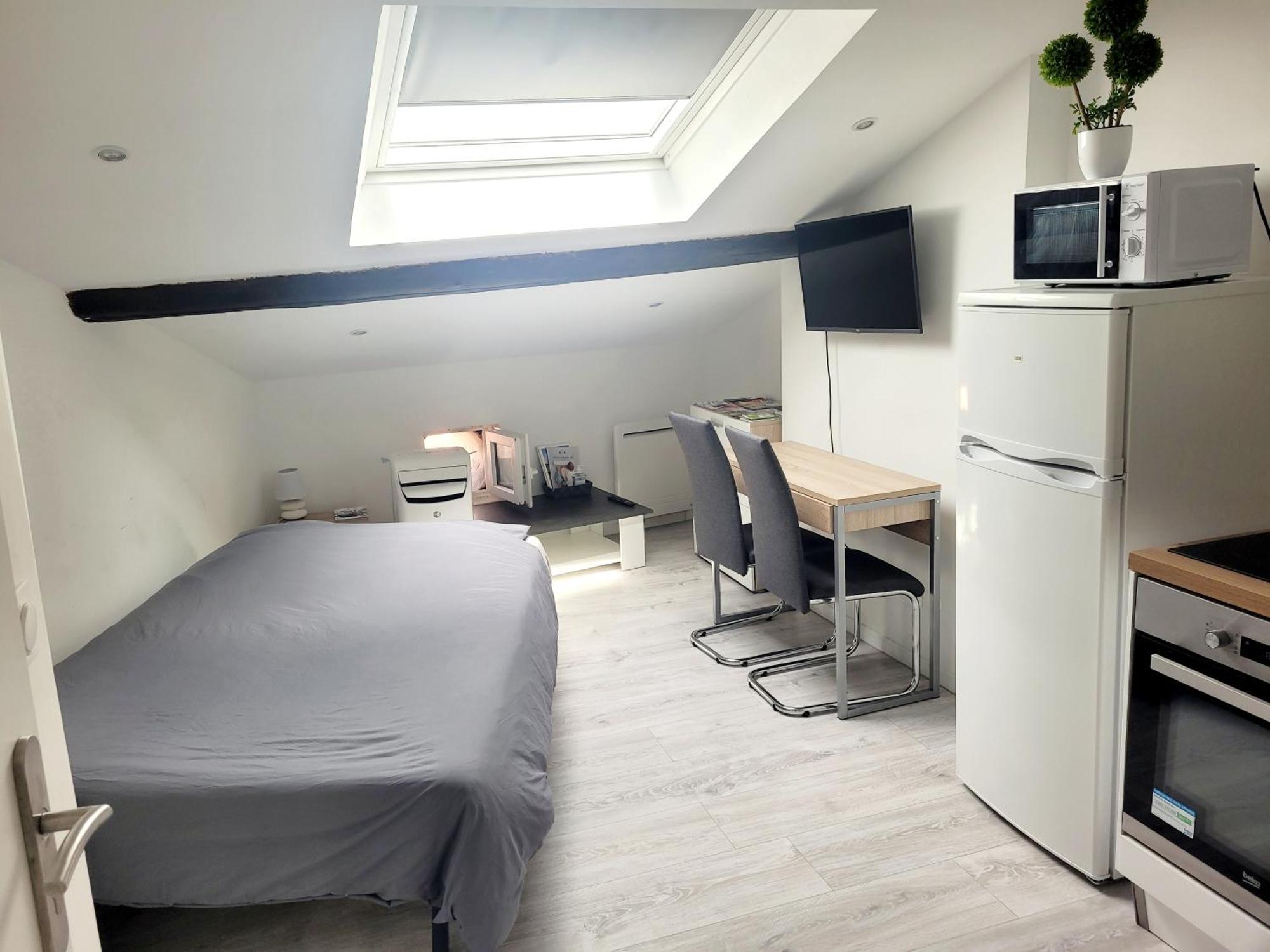 Beau Studio Centre Ville Paul Bert Valence  Room photo